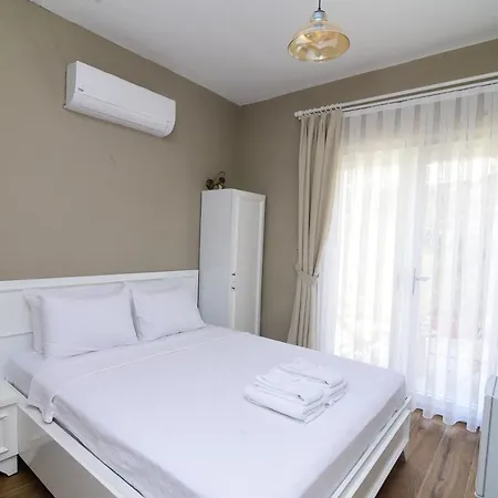 Jardin D'azur * אלאקאטי