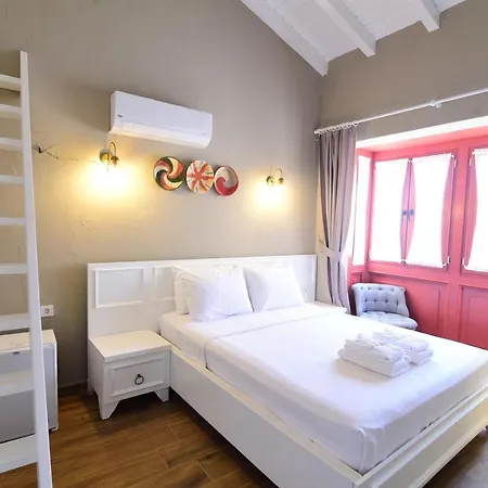 Jardin D'azur * אלאקאטי