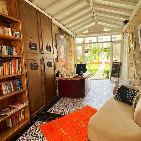 Jardin D'azur * אלאקאטי